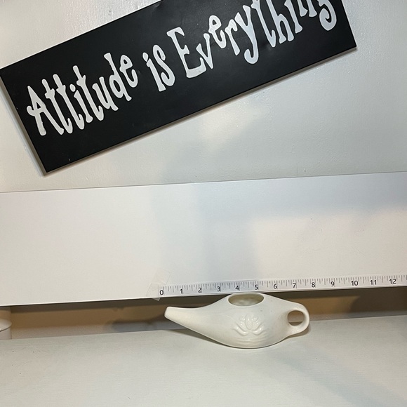 Himalayan Institute Neti Pot White Ceramic Varcho Veda water Lotus Design - Picture 7 of 8